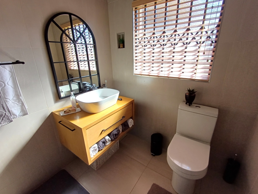 4 Bedroom Property for Sale in Vanes Estate Eastern Cape